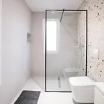 Urban Deluxe Tiran