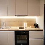 Urban Deluxe Tiran