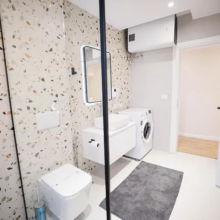 Urban Deluxe Apartment *