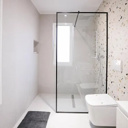 Urban Deluxe Tiran