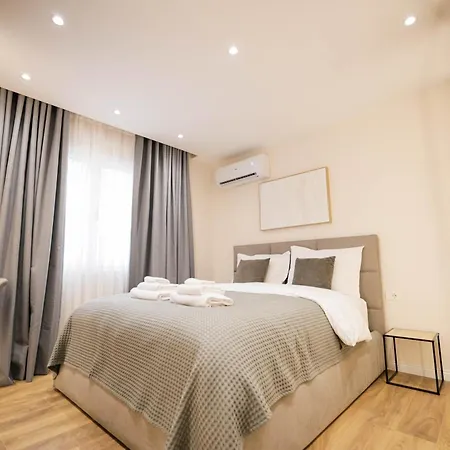 Urban Deluxe Apartment