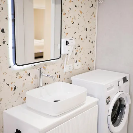 Urban Deluxe Apartment *