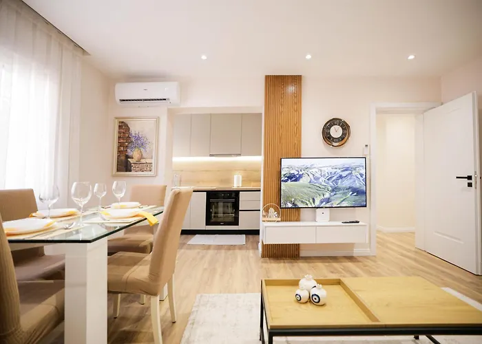 Urban Deluxe Apartment *